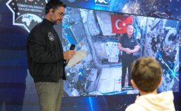 Alper Gezeravcı, Diyarbakırlı öğrencilerin sorularını yanıtladı