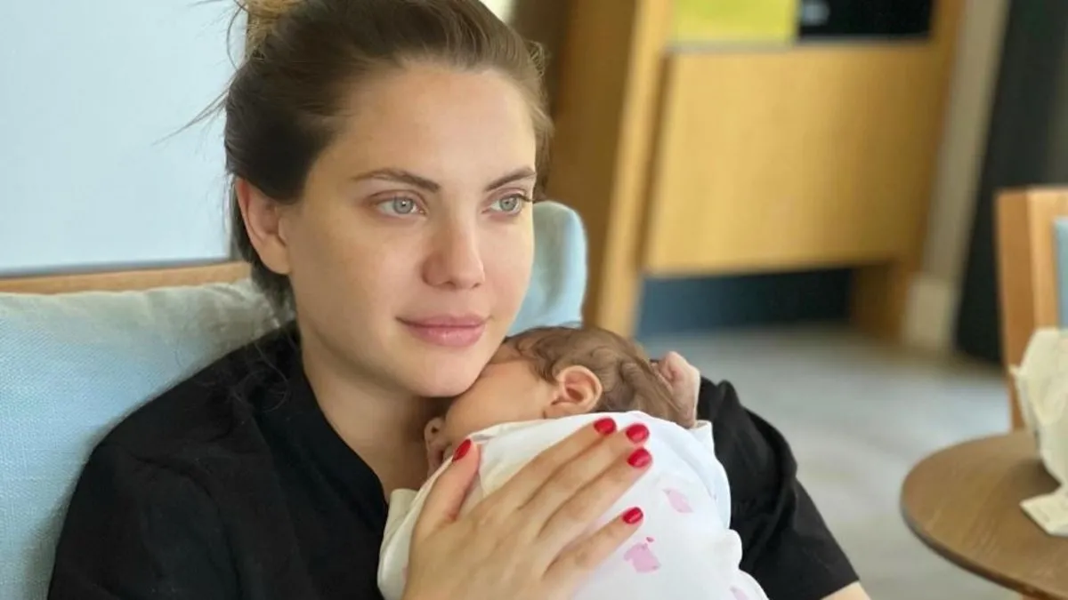 “Müzik yeteneği annesinden geçmiş asla çalmıyor” Eda Ece ile minik kızı Mina İpek’ten gülümseten paylaşım!